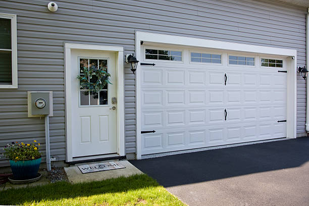 24/7 Emergency Garage Door Panel Replacement experts in Hancock County County, IA
